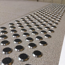 Laden Sie das Bild in den Galerie-Viewer, TAKTIL Bodenindikatoren