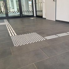Laden Sie das Bild in den Galerie-Viewer, TAKTIL Bodenindikatoren