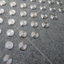 Laden Sie das Bild in den Galerie-Viewer, TAKTIL Bodenindikatoren